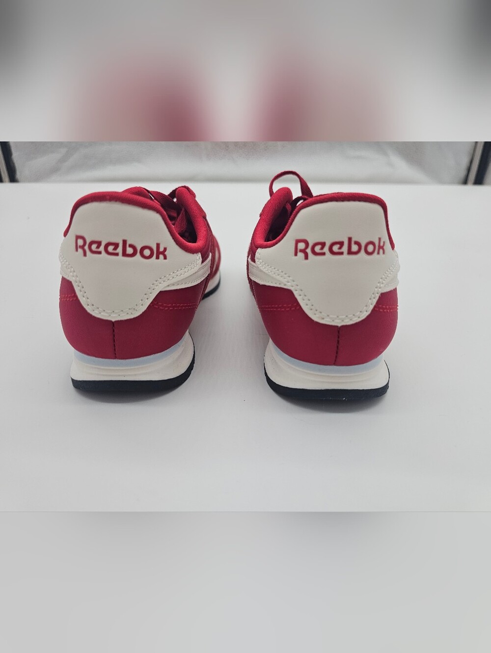 Reebok Classic Red & White Sneakers Sz 8 - Picture 4 of 7